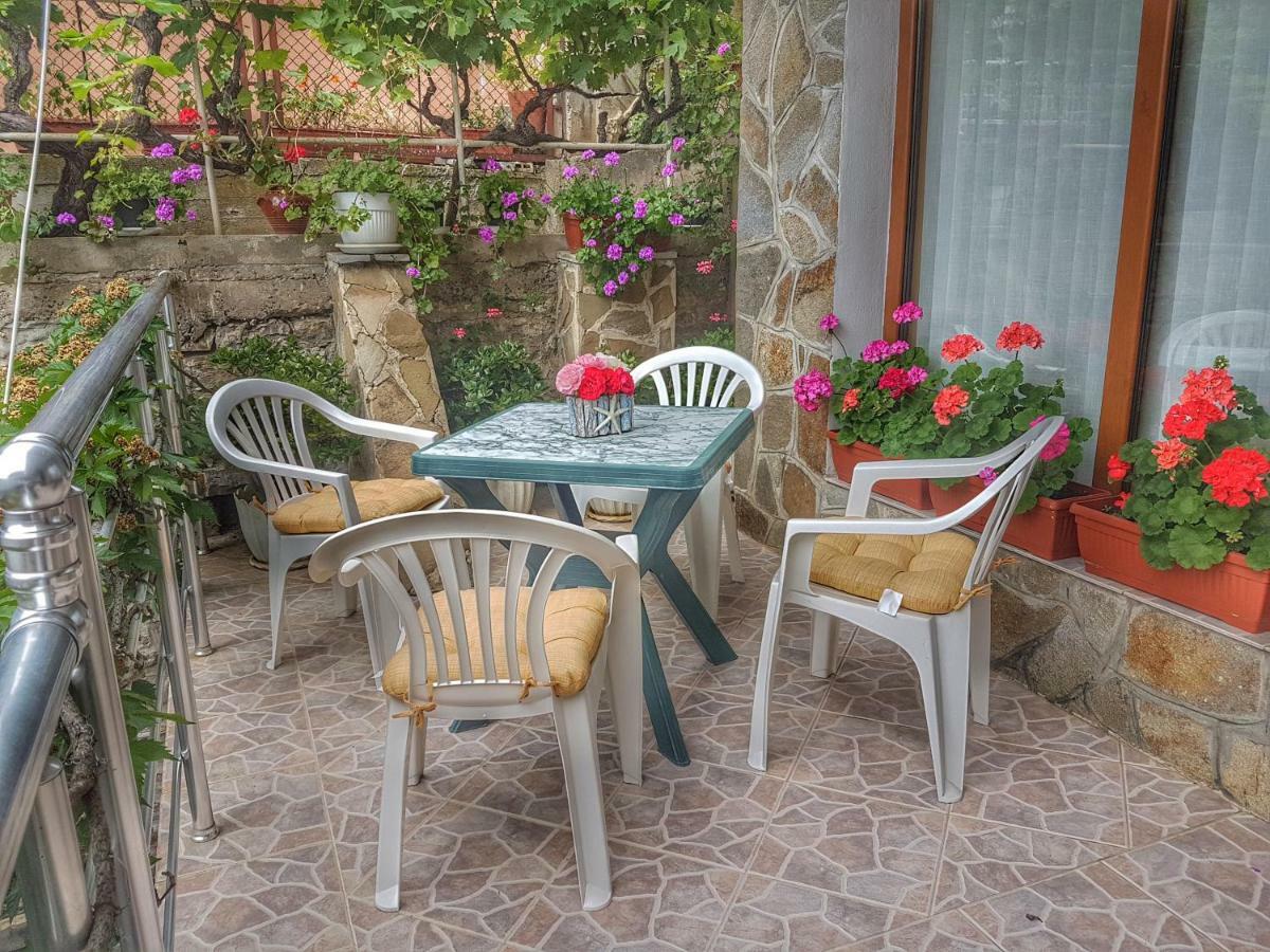 Guest House Byki Sveti Vlas Bagian luar foto